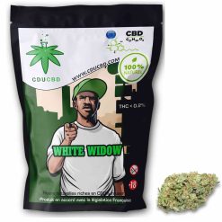 Sachet de fleurs CBD White Widow avec un design urbain et une tête de fleur placée à droite.