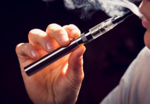 Vapoter du CBD eliquide