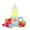 Flacon d’e-liquide Fruizee Fire Moon entouré de framboises, fraises et glaçons.