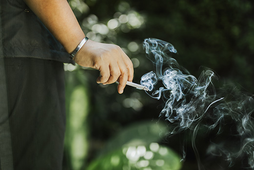 fume un joint