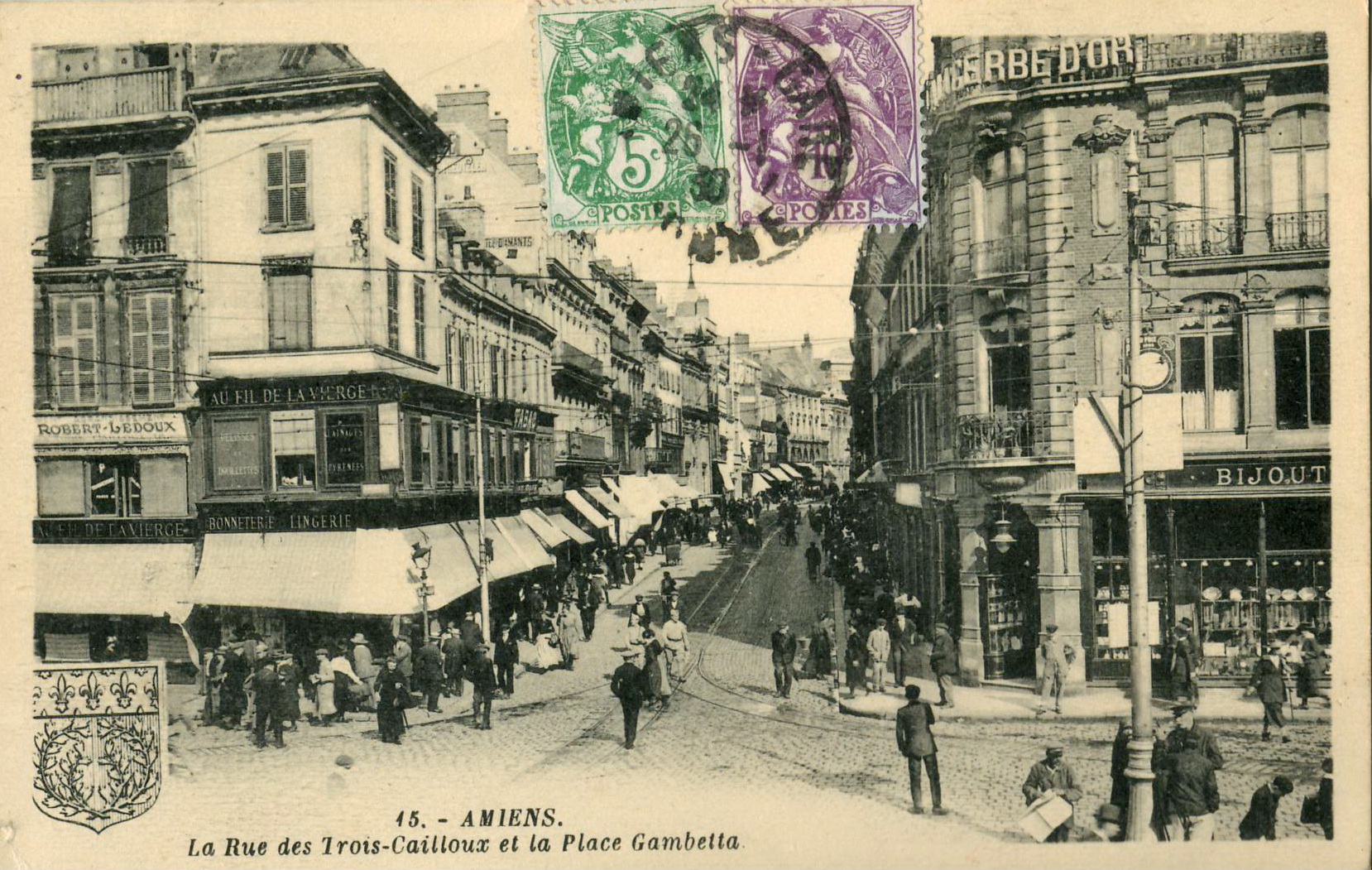 ARTAUD 15 - AMIENS - La rue des Trois-Cailloux et la Place Gambetta.JPG