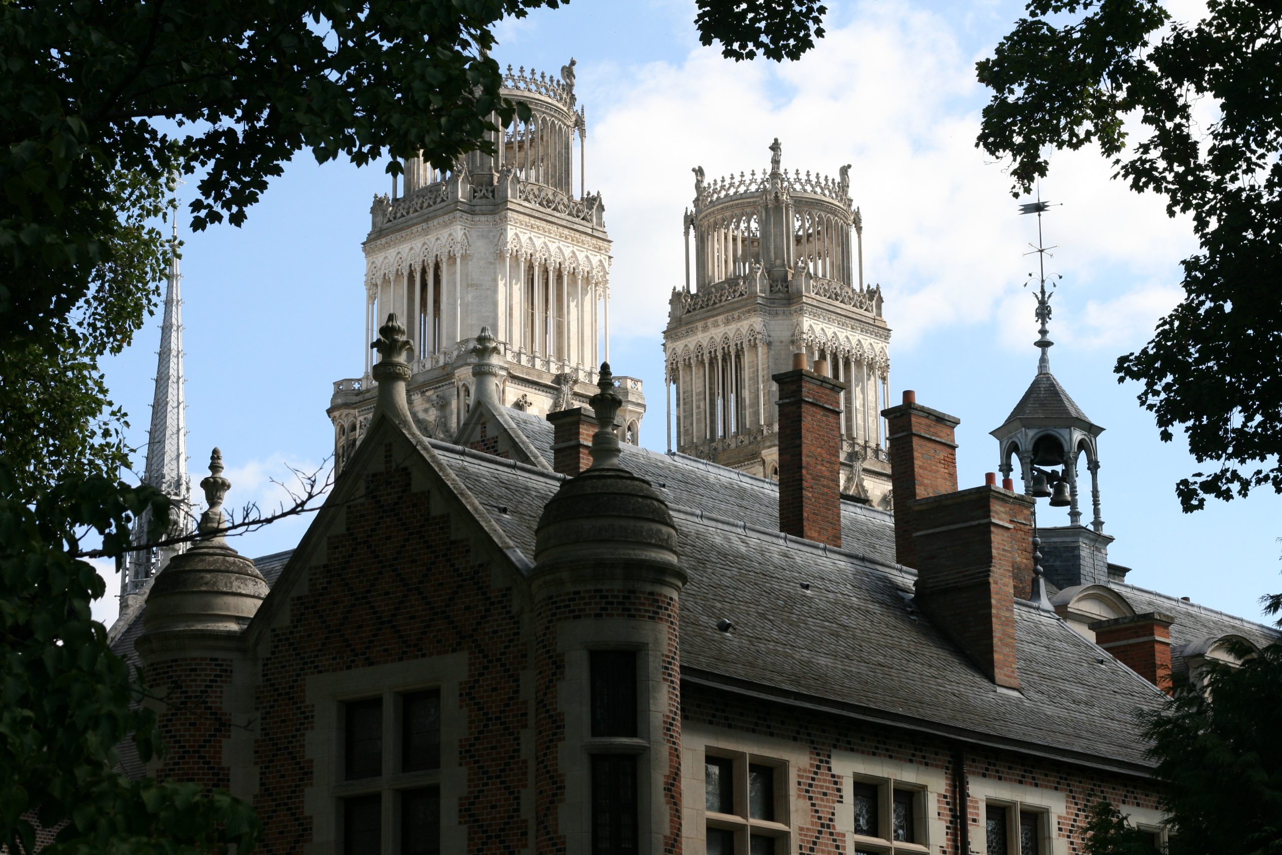 Aperçu de la Cathédrale Sainte-Croix d'Orléans.JPG