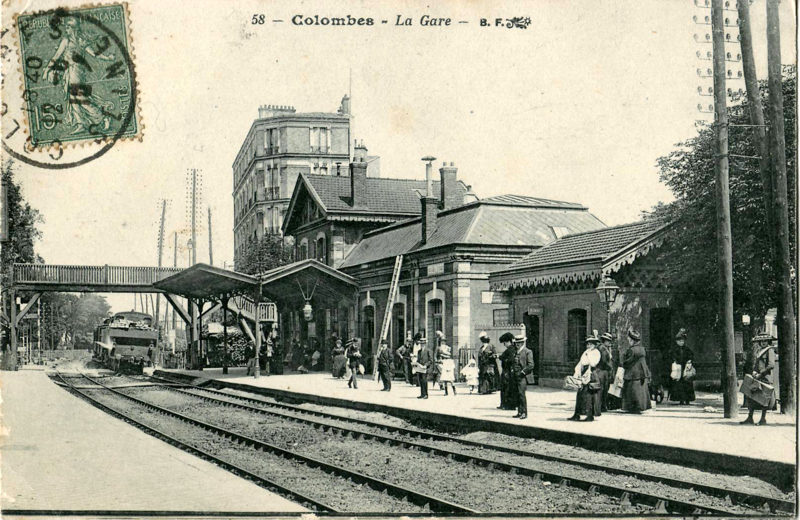 BF 58 - COLOMBES - La Gare.JPG