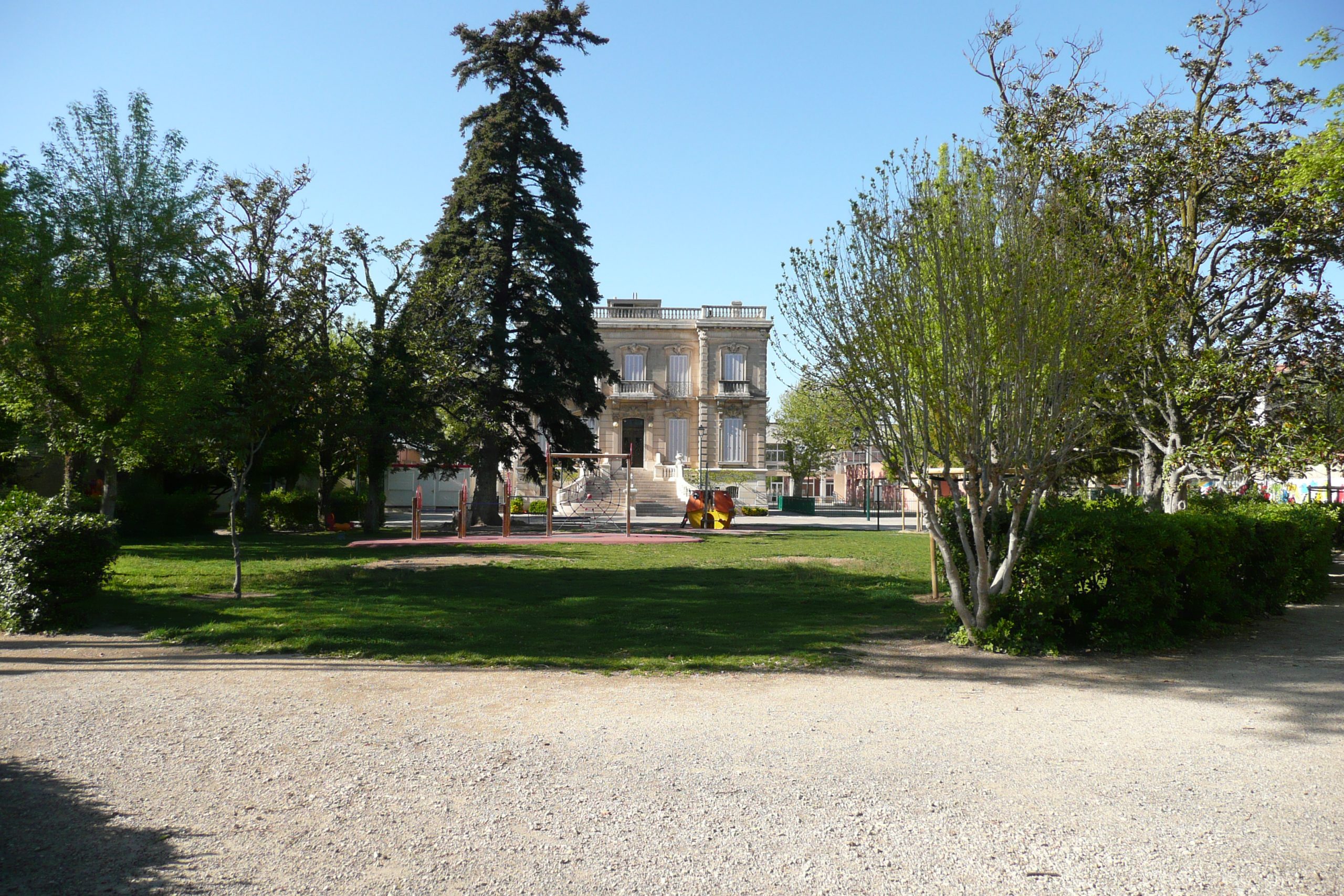 Ecole maternelle Michelet à Salon-de-Provence.JPG
