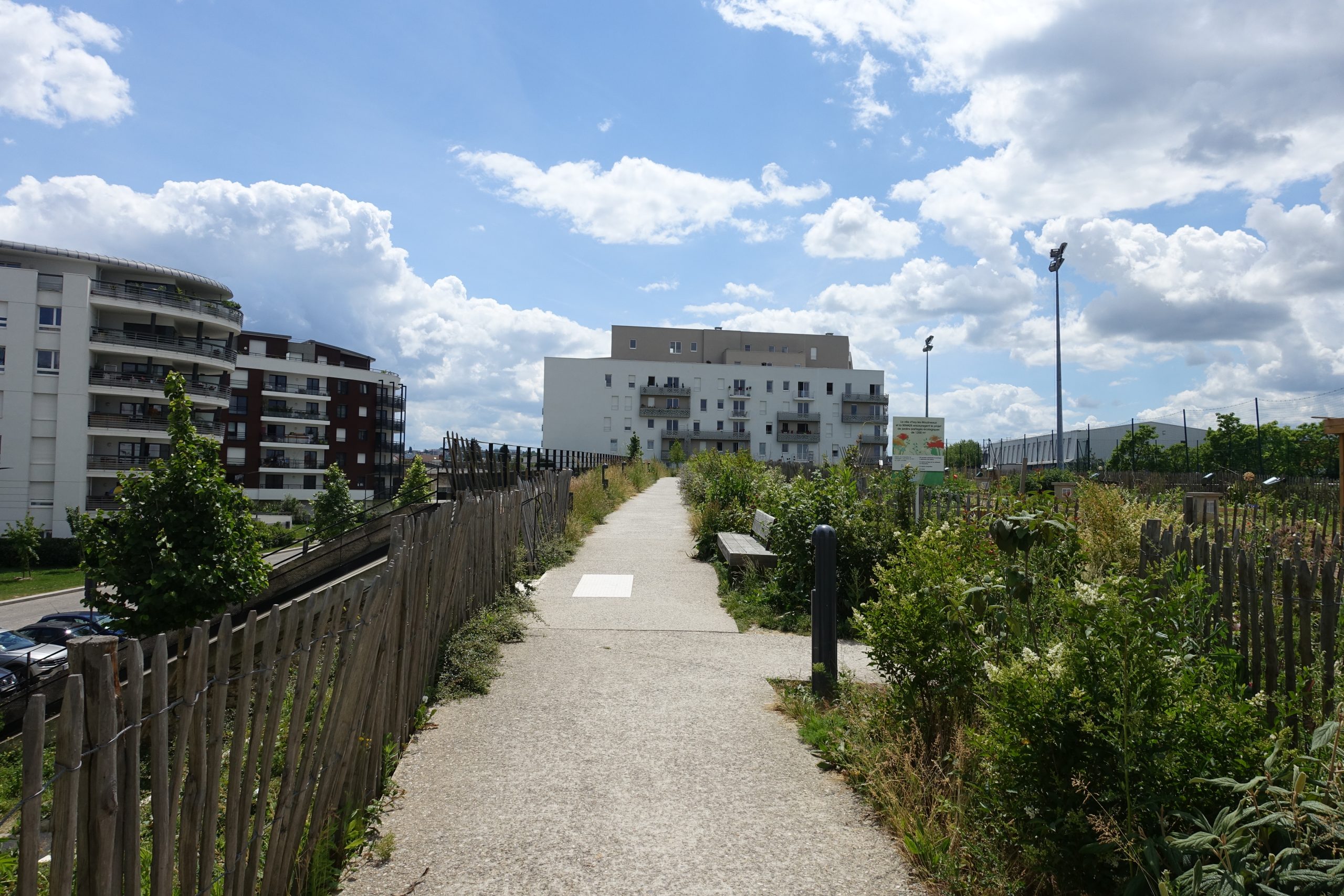 Fort d'Issy-les-Moulineaux (34984409671).jpg