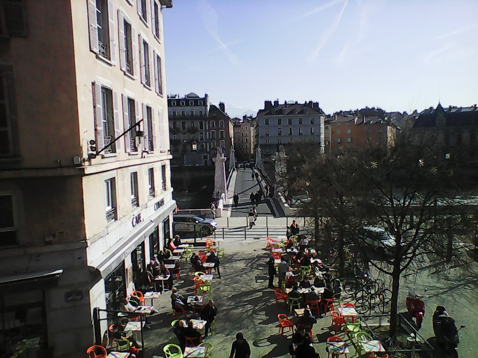 Passerelle Saint-Laurent à Grenoble depuis la montée Chalemont.jpg