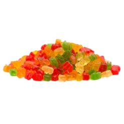 Tas de bonbons gélifiés en forme d’oursons, de différentes couleurs : rouge, orange, jaune et vert.
