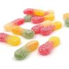 Bonbons bicolores en forme de bouteille, enrobés de sucre, aux couleurs rouge, jaune et vert.