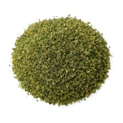 trim de cbd sur fond blanc